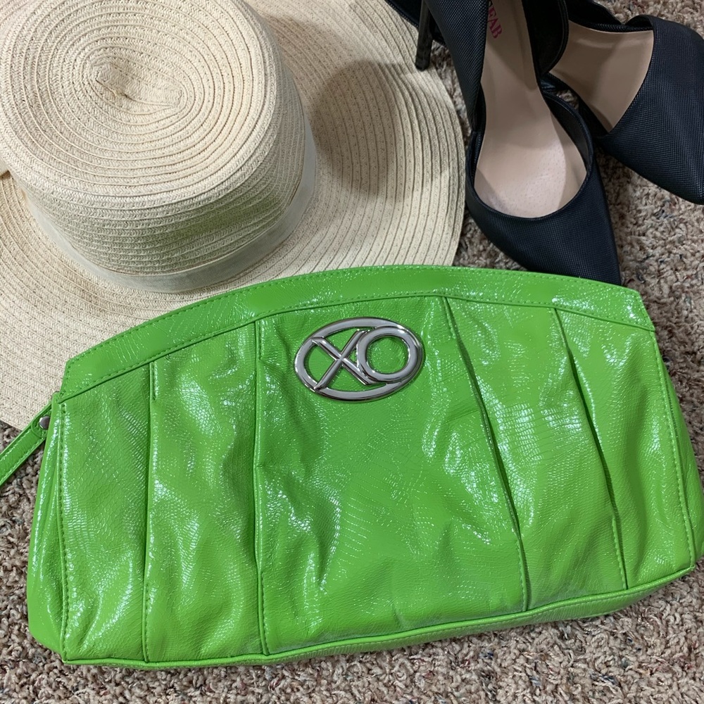 KELIMERO CHA-CHA CLUTCH 28.5 IN DARK GREEN LAMBSKIN